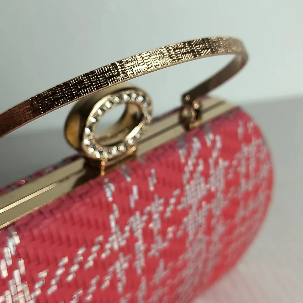 Woven Houndstooth Pattern Evening Clutch Bag Clasp Closure Strap Metal Red